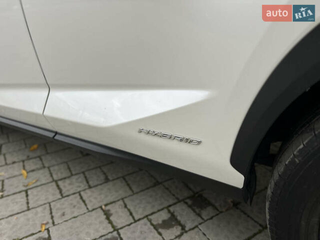 Лексус НХ 2020 у Львові на Automoto.ua Білий Лексус НХ, об'ємом двигуна 2.49 л та пробігом 65 тис. км за 35500 $, фото 8 на Automoto.ua