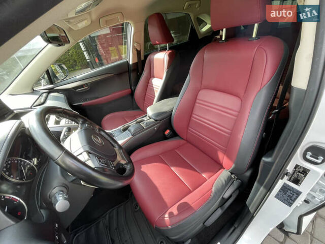 Білий Лексус НХ, об'ємом двигуна 1.99 л та пробігом 128 тис. км за 35500 $, фото 8 на Automoto.ua