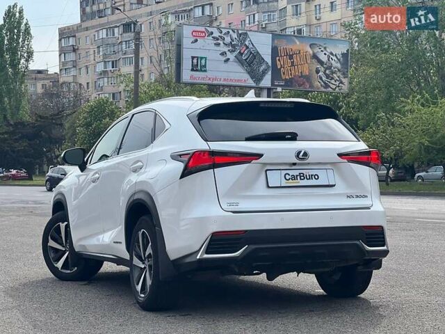 Белый Лексус НХ, объемом двигателя 2.49 л и пробегом 65 тыс. км за 32700 $, фото 6 на Automoto.ua