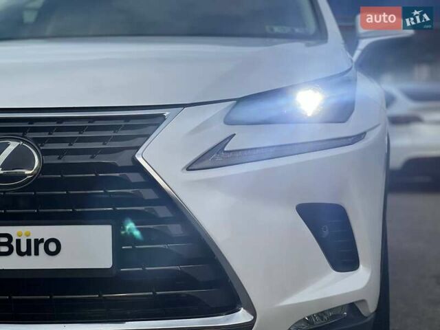 Білий Лексус НХ, об'ємом двигуна 2.49 л та пробігом 65 тис. км за 30700 $, фото 15 на Automoto.ua