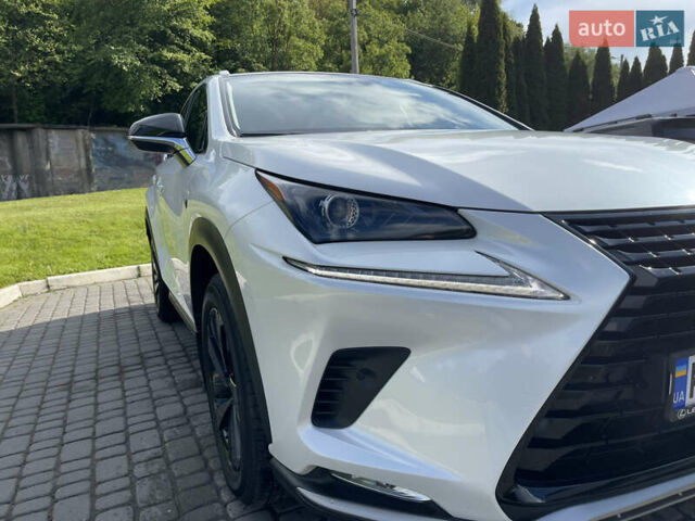 Білий Лексус НХ, об'ємом двигуна 1.99 л та пробігом 128 тис. км за 35500 $, фото 14 на Automoto.ua