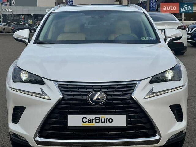 Білий Лексус НХ, об'ємом двигуна 2.49 л та пробігом 65 тис. км за 30700 $, фото 6 на Automoto.ua