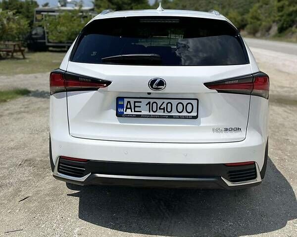 Белый Лексус НХ, объемом двигателя 2.5 л и пробегом 74 тыс. км за 43500 $, фото 7 на Automoto.ua