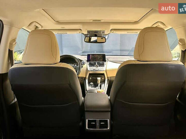 Білий Лексус НХ, об'ємом двигуна 2.49 л та пробігом 45 тис. км за 29799 $, фото 14 на Automoto.ua