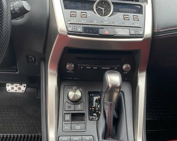 Білий Лексус НХ, об'ємом двигуна 2 л та пробігом 90 тис. км за 29500 $, фото 14 на Automoto.ua