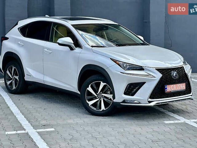 Білий Лексус НХ, об'ємом двигуна 2.49 л та пробігом 45 тис. км за 29799 $, фото 6 на Automoto.ua