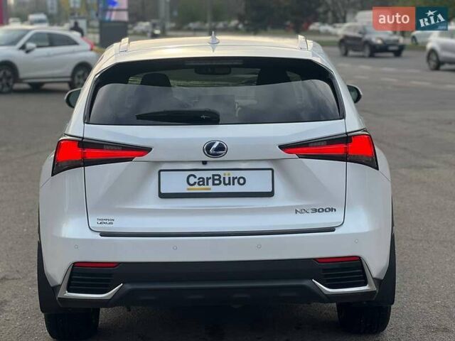 Білий Лексус НХ, об'ємом двигуна 2.49 л та пробігом 65 тис. км за 30700 $, фото 12 на Automoto.ua
