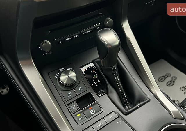 Лексус НХ 2020 у Львові на Automoto.ua Білий Лексус НХ, об'ємом двигуна 2.49 л та пробігом 65 тис. км за 35500 $, фото 15 на Automoto.ua