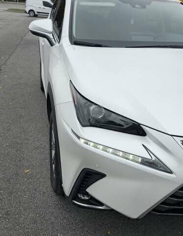 Лексус НХ 2020 у Києві на Automoto.ua Білий Лексус НХ, об'ємом двигуна 2.49 л та пробігом 31 тис. км за 34500 $, фото 2 на Automoto.ua