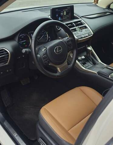 Лексус НХ 2020 у Києві на Automoto.ua Білий Лексус НХ, об'ємом двигуна 2.49 л та пробігом 31 тис. км за 34500 $, фото 18 на Automoto.ua