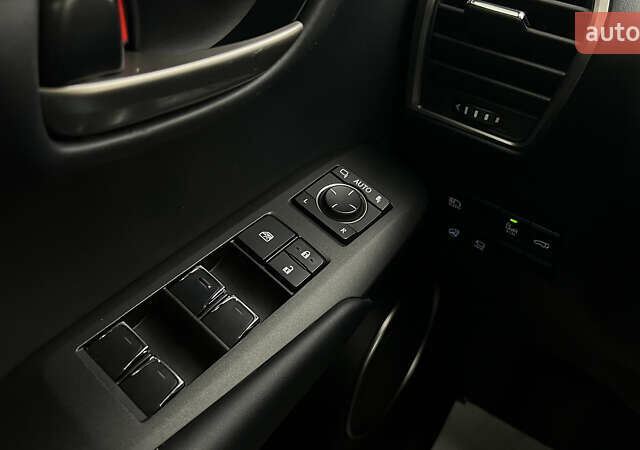 Лексус НХ 2020 у Львові на Automoto.ua Білий Лексус НХ, об'ємом двигуна 2.49 л та пробігом 65 тис. км за 35500 $, фото 21 на Automoto.ua