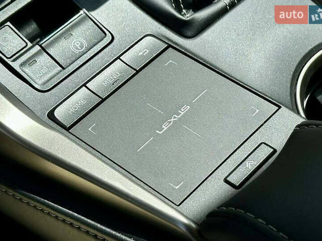 Білий Лексус НХ, об'ємом двигуна 2.49 л та пробігом 45 тис. км за 29799 $, фото 16 на Automoto.ua