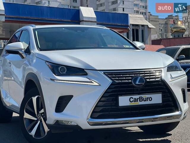 Білий Лексус НХ, об'ємом двигуна 2.49 л та пробігом 65 тис. км за 30900 $, фото 5 на Automoto.ua