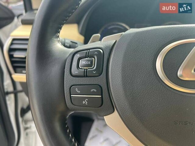 Білий Лексус НХ, об'ємом двигуна 2.49 л та пробігом 65 тис. км за 30700 $, фото 26 на Automoto.ua