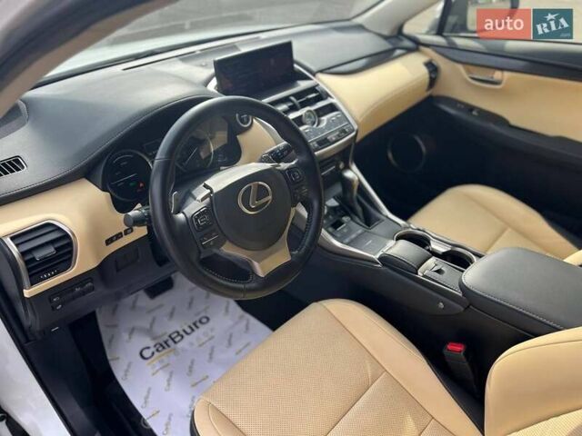 Белый Лексус НХ, объемом двигателя 2.49 л и пробегом 65 тыс. км за 32700 $, фото 16 на Automoto.ua