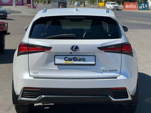 Білий Лексус НХ, об'ємом двигуна 2.49 л та пробігом 65 тис. км за 30900 $, фото 8 на Automoto.ua