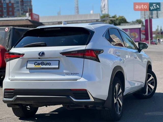 Білий Лексус НХ, об'ємом двигуна 2.49 л та пробігом 65 тис. км за 30900 $, фото 11 на Automoto.ua