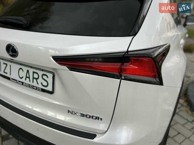 Лексус НХ 2020 у Львові на Automoto.ua Білий Лексус НХ, об'ємом двигуна 2.49 л та пробігом 65 тис. км за 35500 $, фото 7 на Automoto.ua