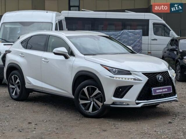 Білий Лексус НХ, об'ємом двигуна 2.49 л та пробігом 57 тис. км за 33700 $, фото 16 на Automoto.ua