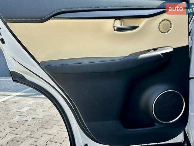 Білий Лексус НХ, об'ємом двигуна 2.49 л та пробігом 45 тис. км за 29799 $, фото 22 на Automoto.ua