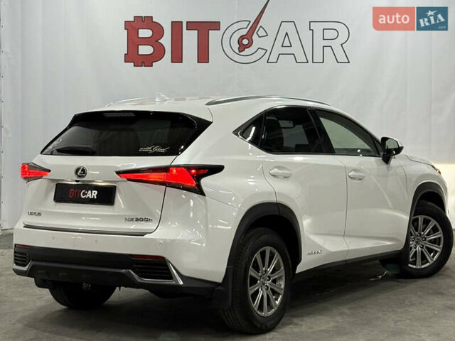 Белый Лексус НХ, объемом двигателя 2.49 л и пробегом 84 тыс. км за 31200 $, фото 6 на Automoto.ua