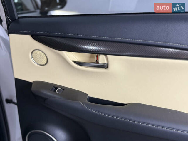 Белый Лексус НХ, объемом двигателя 2.49 л и пробегом 84 тыс. км за 31200 $, фото 31 на Automoto.ua