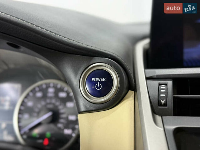 Белый Лексус НХ, объемом двигателя 2.49 л и пробегом 84 тыс. км за 31200 $, фото 40 на Automoto.ua