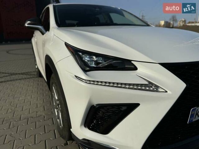 Белый Лексус НХ, объемом двигателя 2 л и пробегом 70 тыс. км за 32900 $, фото 15 на Automoto.ua