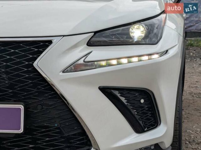 Білий Лексус НХ, об'ємом двигуна 2.49 л та пробігом 57 тис. км за 33700 $, фото 20 на Automoto.ua