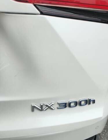 Лексус НХ 2020 у Києві на Automoto.ua Білий Лексус НХ, об'ємом двигуна 2.49 л та пробігом 31 тис. км за 34500 $, фото 8 на Automoto.ua