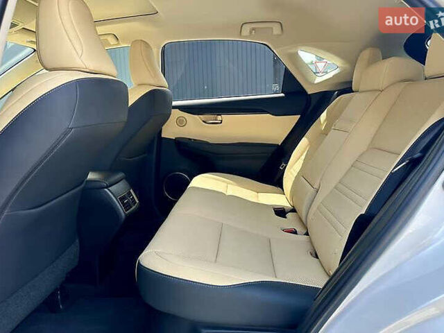 Білий Лексус НХ, об'ємом двигуна 2.49 л та пробігом 45 тис. км за 29799 $, фото 23 на Automoto.ua