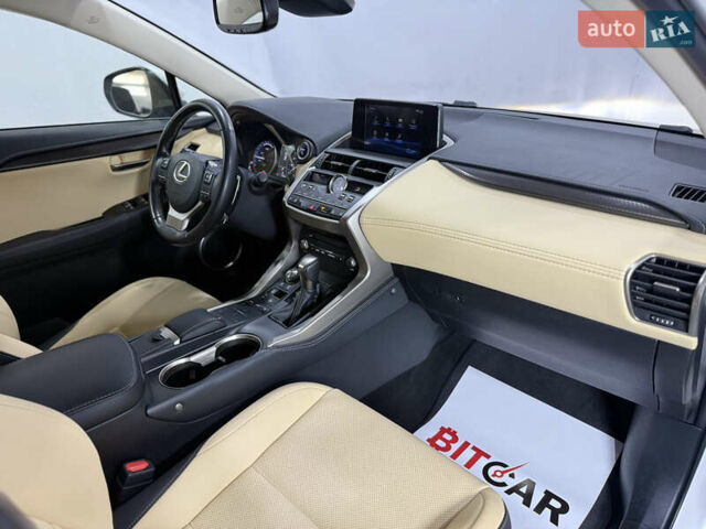 Белый Лексус НХ, объемом двигателя 2.49 л и пробегом 84 тыс. км за 31200 $, фото 20 на Automoto.ua