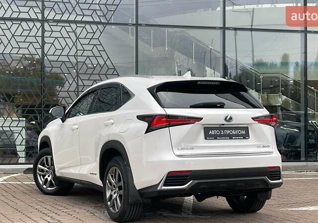 Лексус НХ 2021 в Киеве на Automoto.ua Белый Лексус НХ, объемом двигателя 2.49 л и пробегом 50 тыс. км за 38781 $, фото 1 на Automoto.ua