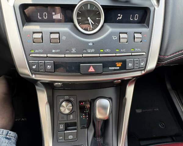 Білий Лексус НХ, об'ємом двигуна 2 л та пробігом 91 тис. км за 37000 $, фото 18 на Automoto.ua