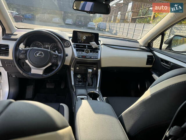 Лексус НХ 2021 в Днепре (Днепропетровске) на Automoto.ua Белый Лексус НХ, объемом двигателя 1.99 л и пробегом 18 тыс. км за 36800 $, фото 7 на Automoto.ua