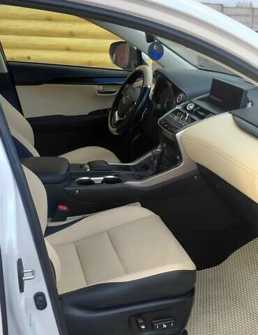 Белый Лексус НХ, объемом двигателя 2.49 л и пробегом 38 тыс. км за 39900 $, фото 20 на Automoto.ua