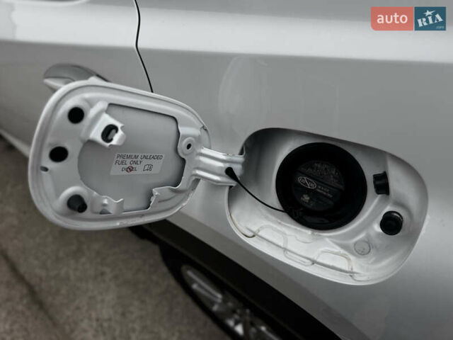 Белый Лексус НХ, объемом двигателя 2 л и пробегом 63 тыс. км за 28250 $, фото 43 на Automoto.ua