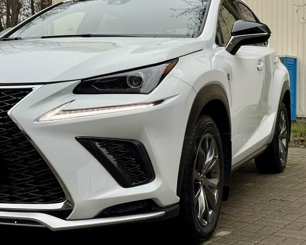 Білий Лексус НХ, об'ємом двигуна 2 л та пробігом 30 тис. км за 25800 $, фото 5 на Automoto.ua