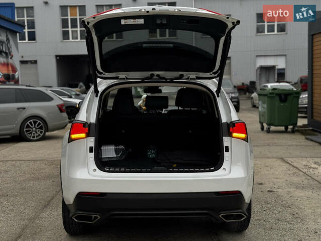 Белый Лексус НХ, объемом двигателя 2 л и пробегом 63 тыс. км за 28250 $, фото 45 на Automoto.ua