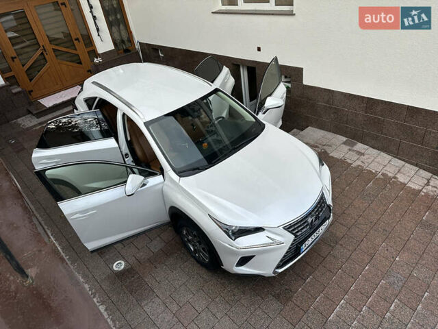 Белый Лексус НХ, объемом двигателя 2.49 л и пробегом 90 тыс. км за 38500 $, фото 29 на Automoto.ua