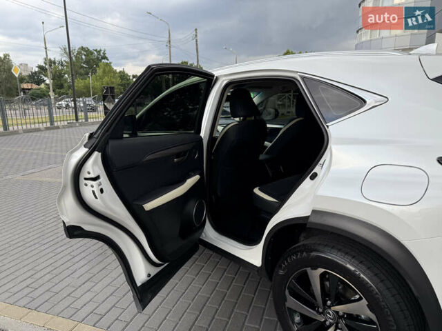 Белый Лексус НХ, объемом двигателя 2 л и пробегом 53 тыс. км за 37900 $, фото 21 на Automoto.ua