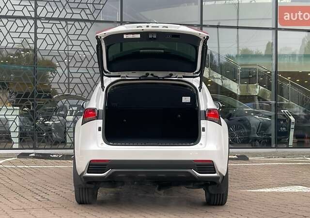 Лексус НХ 2021 в Киеве на Automoto.ua Белый Лексус НХ, объемом двигателя 2.49 л и пробегом 50 тыс. км за 38781 $, фото 9 на Automoto.ua