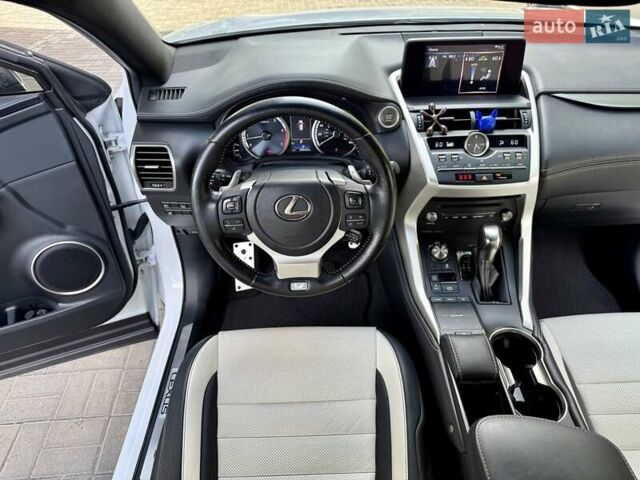 Белый Лексус НХ, объемом двигателя 2 л и пробегом 30 тыс. км за 25900 $, фото 27 на Automoto.ua