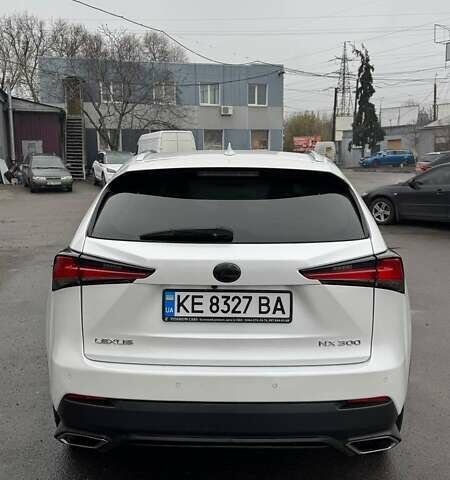 Белый Лексус НХ, объемом двигателя 2 л и пробегом 117 тыс. км за 33500 $, фото 8 на Automoto.ua