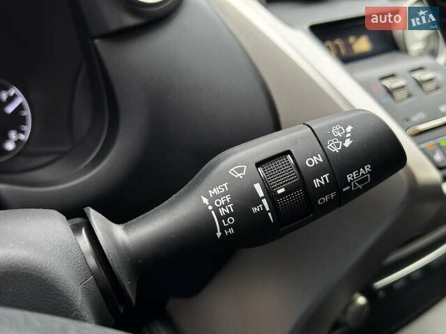 Белый Лексус НХ, объемом двигателя 2 л и пробегом 63 тыс. км за 28250 $, фото 32 на Automoto.ua