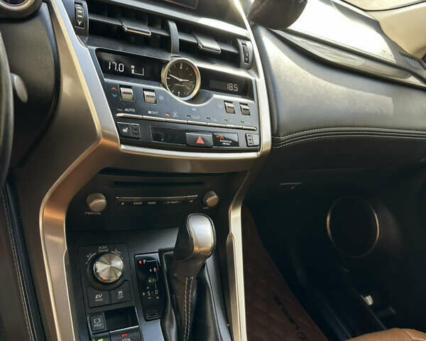 Белый Лексус НХ, объемом двигателя 2.49 л и пробегом 90 тыс. км за 38500 $, фото 51 на Automoto.ua