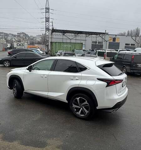 Белый Лексус НХ, объемом двигателя 2 л и пробегом 117 тыс. км за 33500 $, фото 9 на Automoto.ua