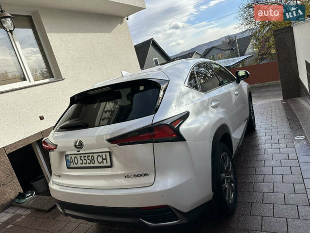 Белый Лексус НХ, объемом двигателя 2.49 л и пробегом 90 тыс. км за 38500 $, фото 62 на Automoto.ua