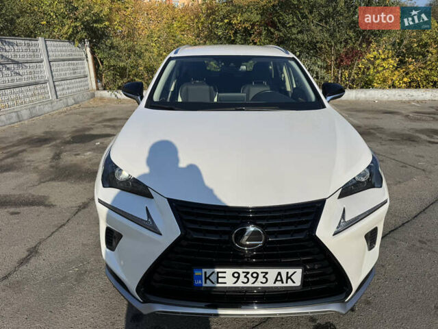 Лексус НХ 2021 в Днепре (Днепропетровске) на Automoto.ua Белый Лексус НХ, объемом двигателя 1.99 л и пробегом 18 тыс. км за 36800 $, фото 1 на Automoto.ua