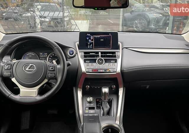 Лексус НХ 2021 в Киеве на Automoto.ua Белый Лексус НХ, объемом двигателя 2.49 л и пробегом 50 тыс. км за 38781 $, фото 7 на Automoto.ua